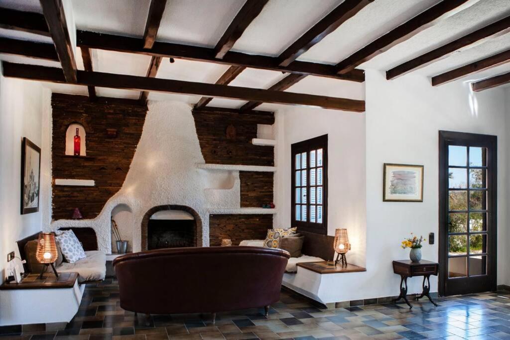 Villa Velissarios: Wonderful Villa Next To Beach Aegina Exterior photo